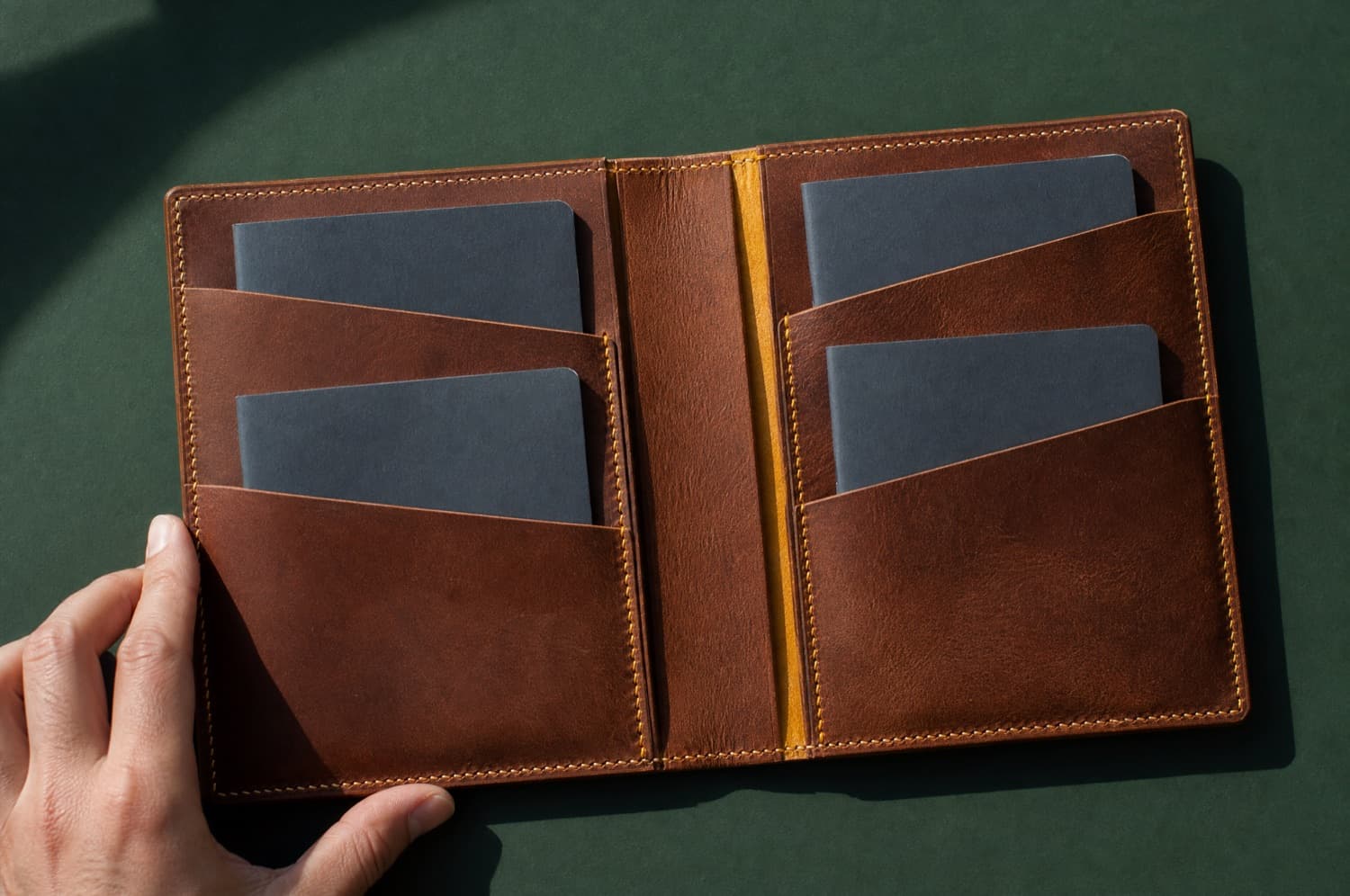 Cover Single Slim opened out to show its pockets and slots